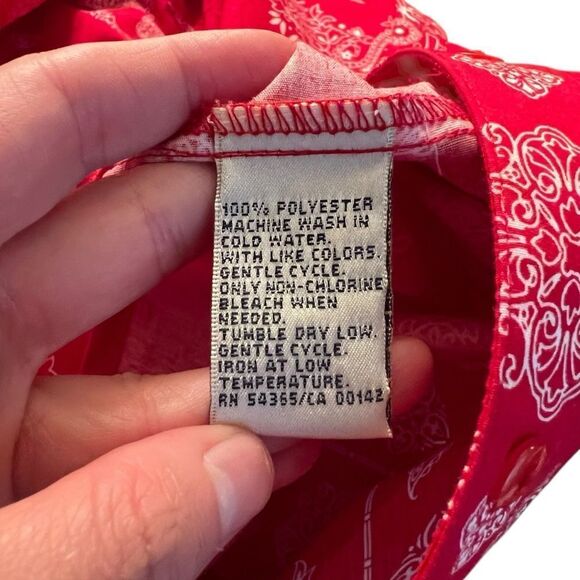 Allison Daley vintage red paisley patterned shirt. Size 8 - Picture 4 of 7